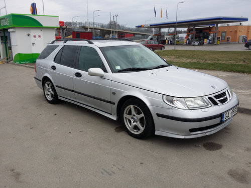 Izmazgāts un slapjš