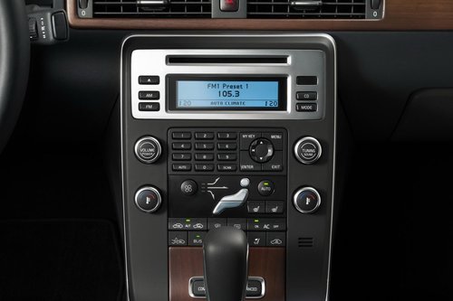 volvo-s80-sedan-2010-model-year-interior-img_14.jpg